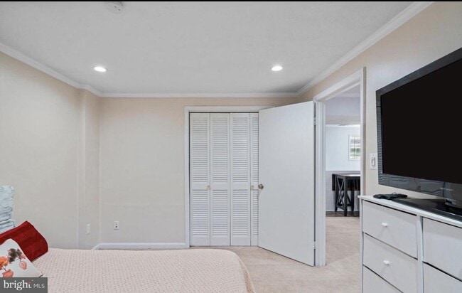 Building Photo - 11611 Vale Rd