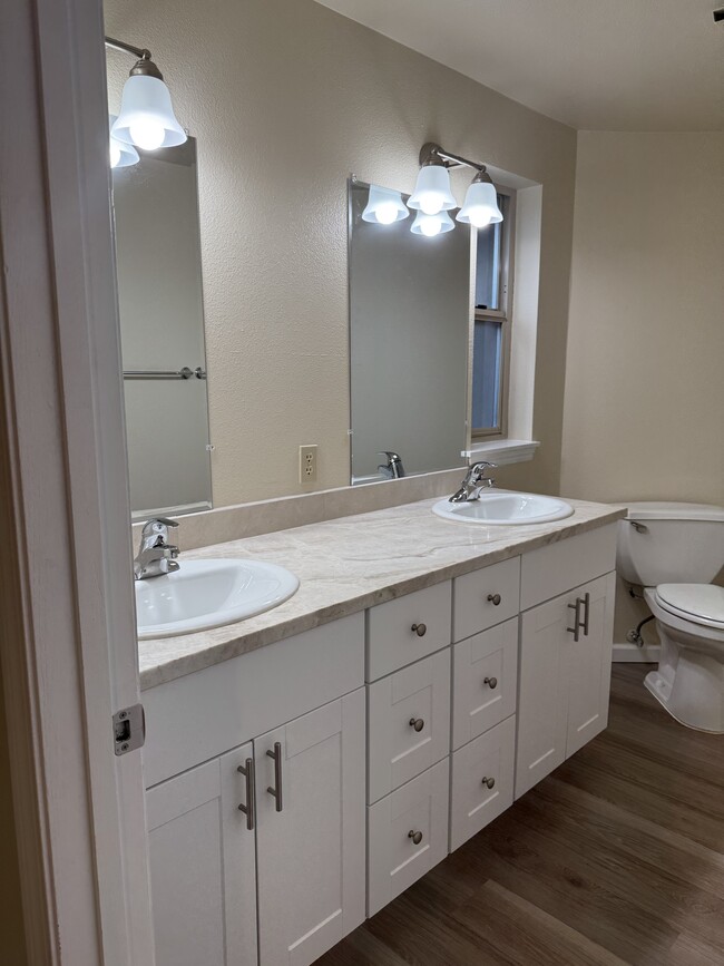 master bathroom - 8310 Woodlawn Ave SW