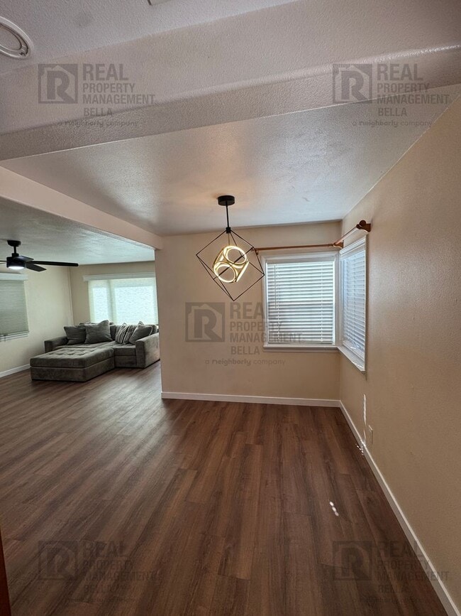 Building Photo - Charming, Updated, and Move-In Ready — A Lake Elsinore Gem!