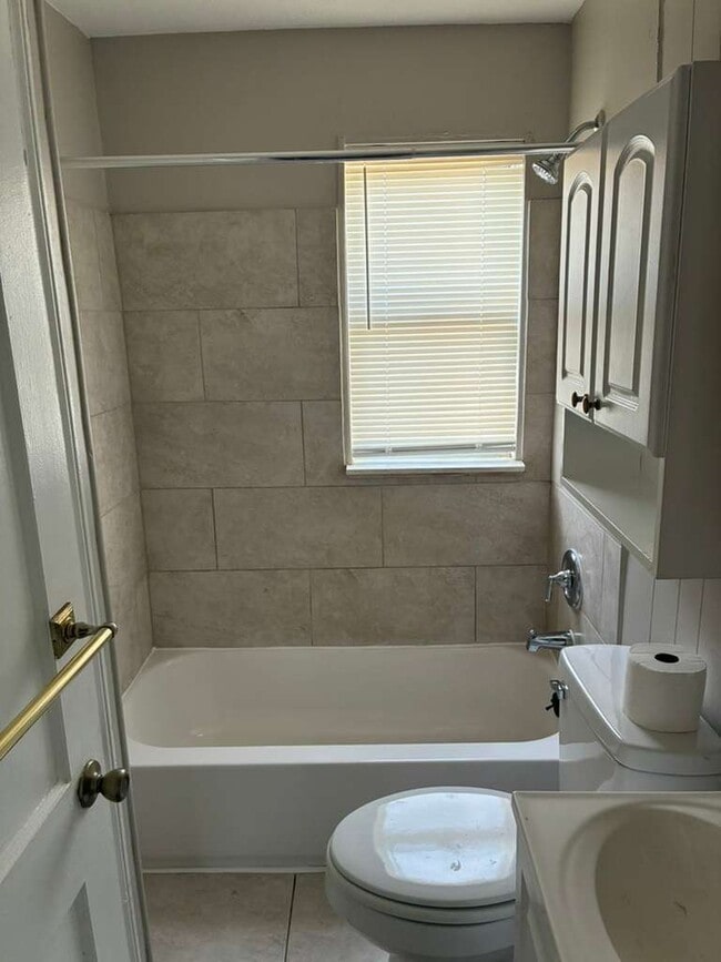 Building Photo - 4431