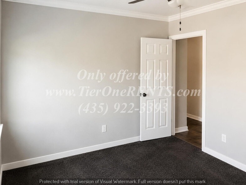 Building Photo - NO DEPOSIT option available for qualified renters!