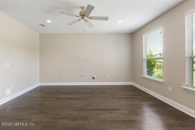 Building Photo - 1025 Santa Cruz St