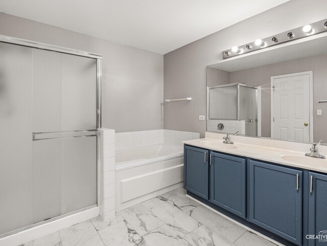Building Photo - 3472 Ravinia Cir