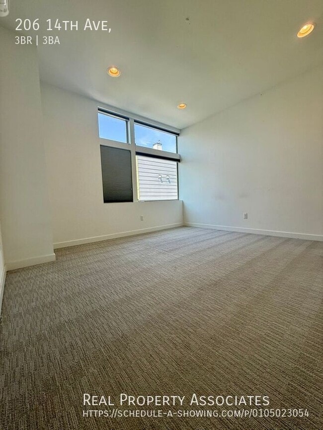 Building Photo - 206 14th Ave