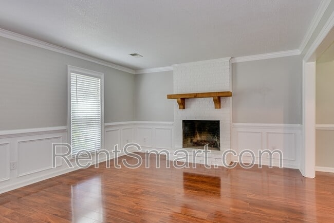 Building Photo - 493 Fairfield Way