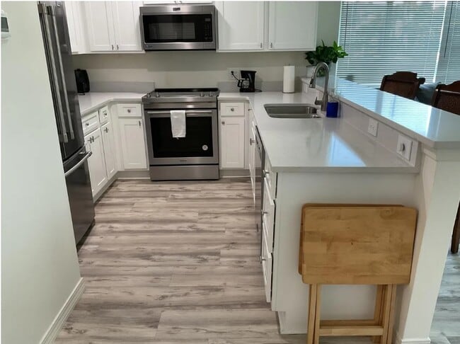 Building Photo - 485 Gulf Shore Dr