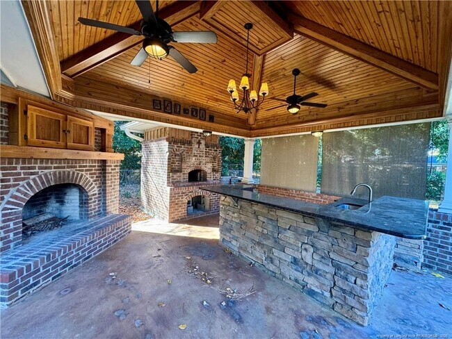 Building Photo - 2723 Huntington Rd