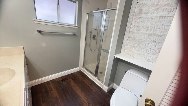 Building Photo - Beautiful Home with Golf course Views