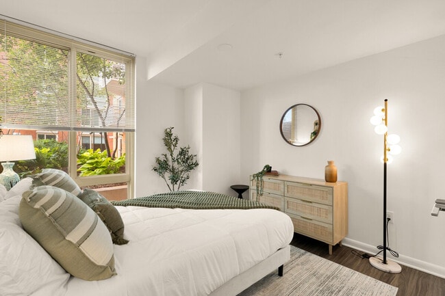 Building Photo - 1548 Spring Hill Rd