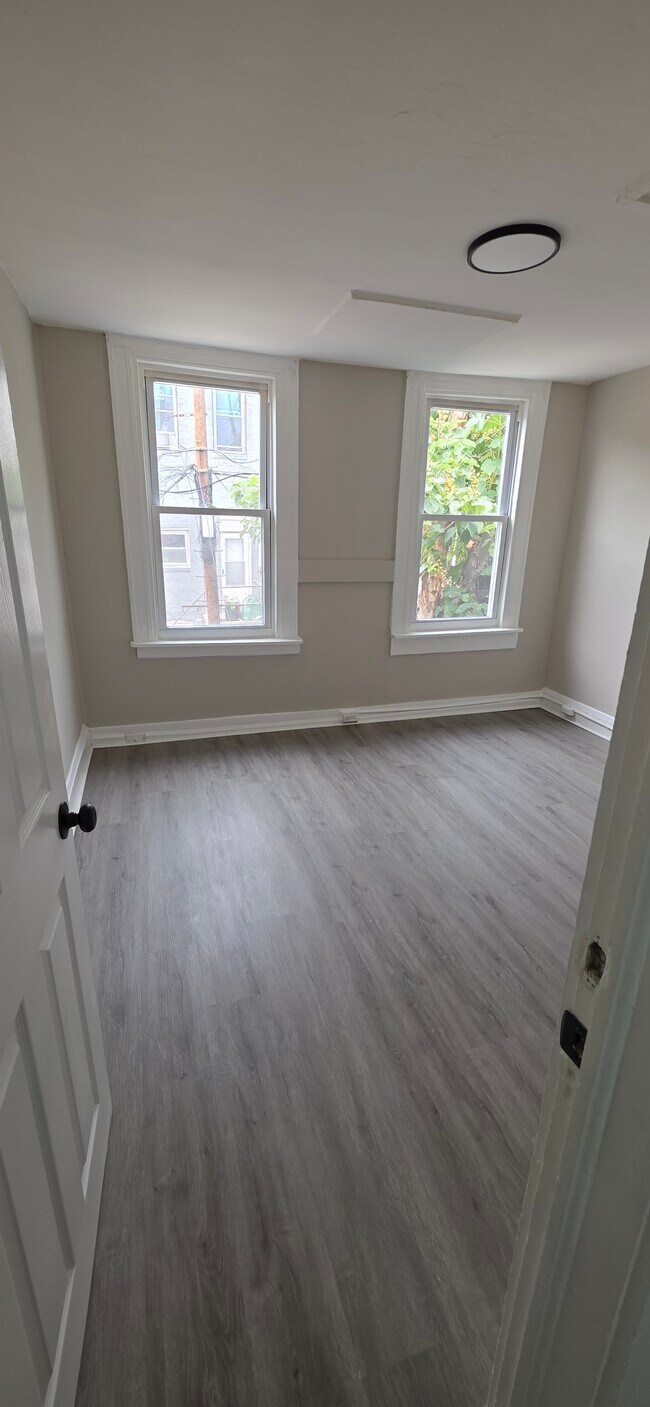 Building Photo - 2622 Mura St