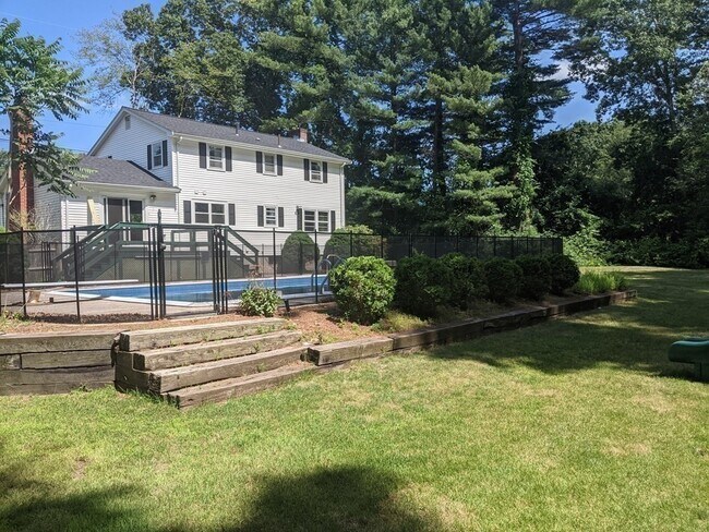 Building Photo - 178 Mill St