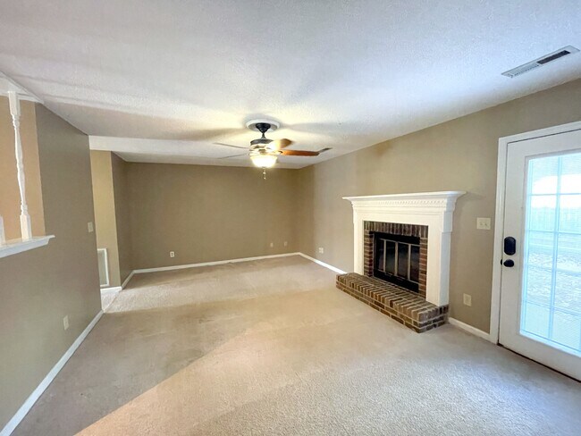 Building Photo - 6930 Steeplechase Dr NW