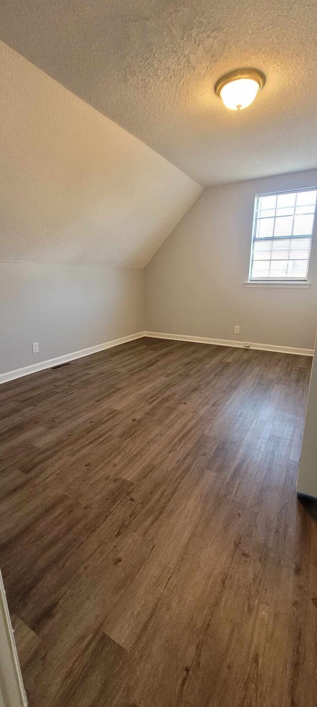 Building Photo - 3301 Chesapeake Cir