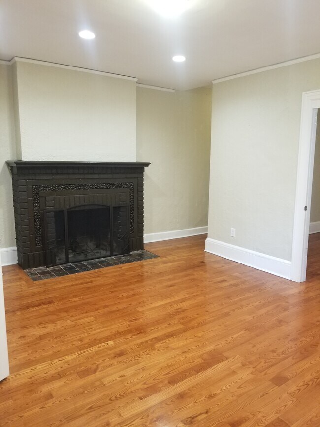 Building Photo - 108 Park Ave