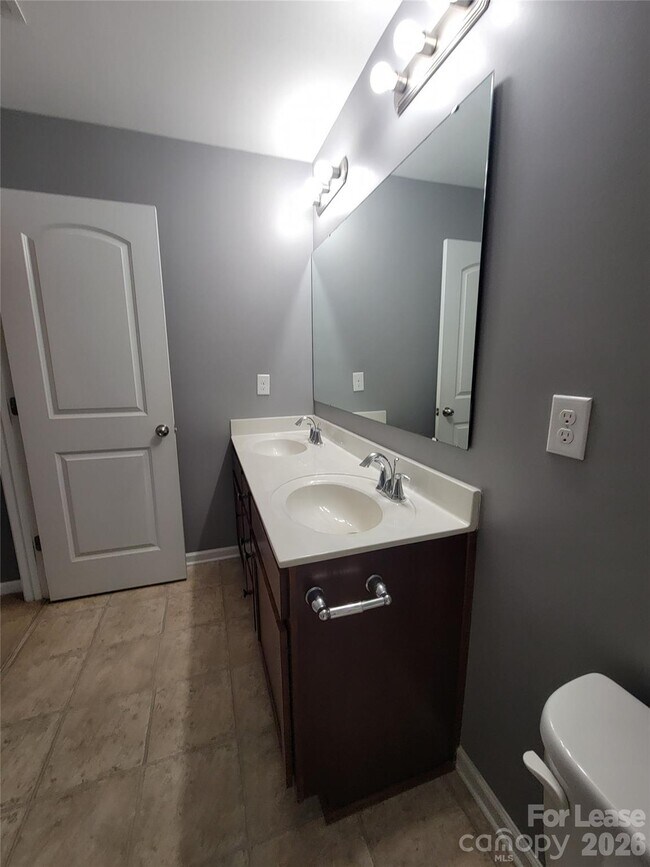Building Photo - 1349 Haestad Ct