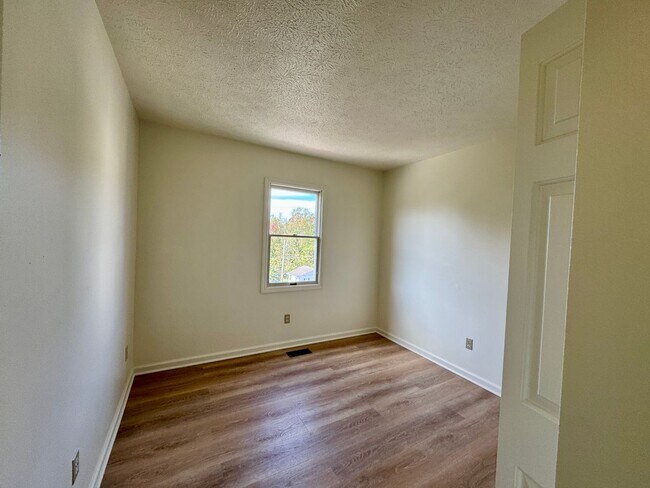 Building Photo - 3 bed/2.5 bath Townhouse near Med Center a...