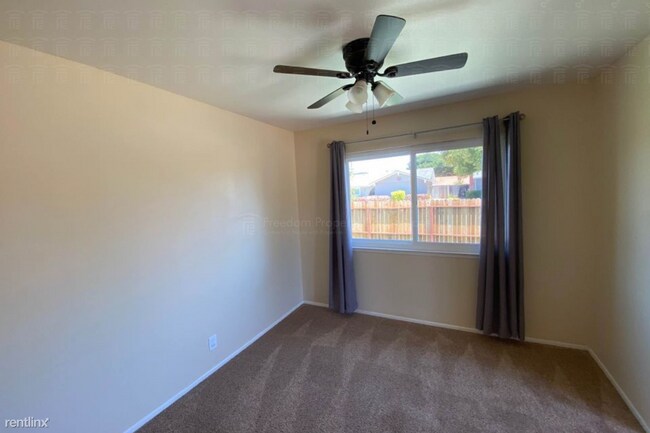 Building Photo - Room for Rent, 1 bath House - 109 Hercules...