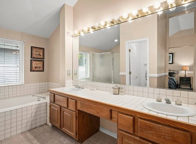 Building Photo - 3340 Blackstone Ct