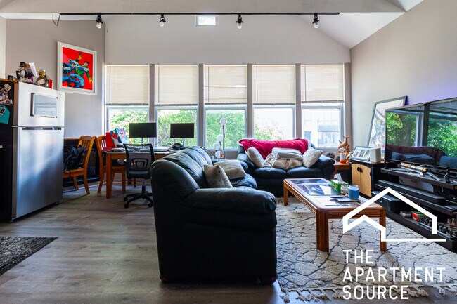 Building Photo - 1237 W Ohio St