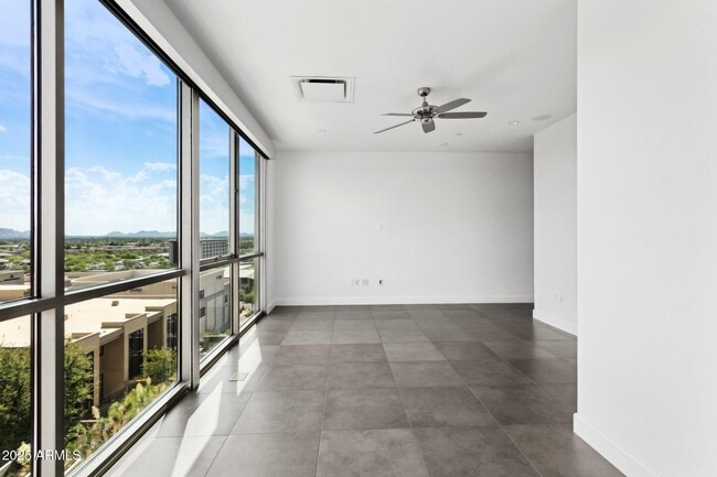 Building Photo - 15215 N Kierland Blvd