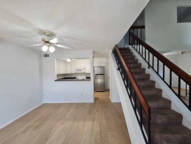 Building Photo - FABOULOUS 3 BEDROOM / 2.5 BATH / 2 CAR GARAGE HOME - WINTER SPRINGS (THE HIGHLANDS)