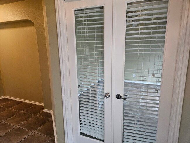 Building Photo - Garden Home in Gated Community