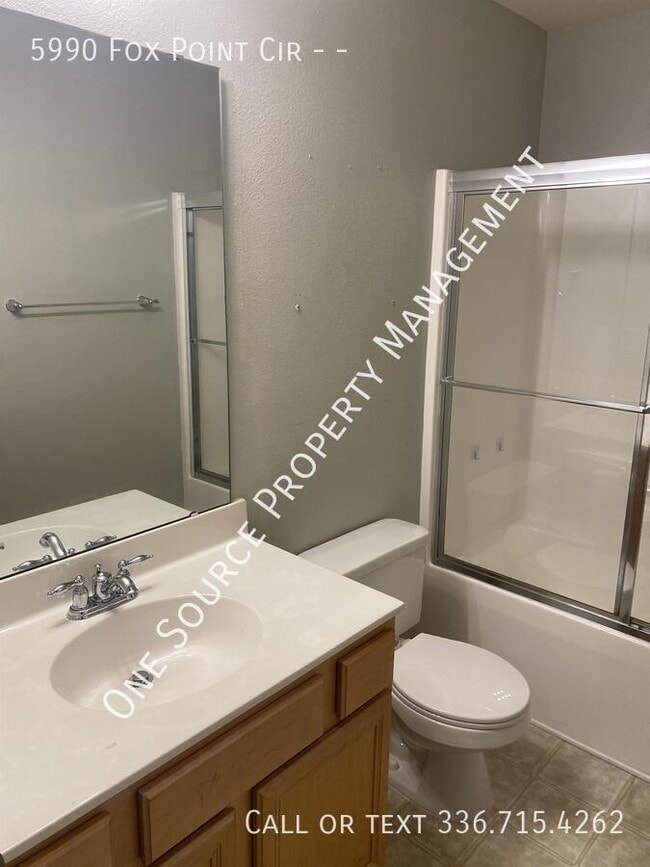 Building Photo - 5990 Fox Point Cir