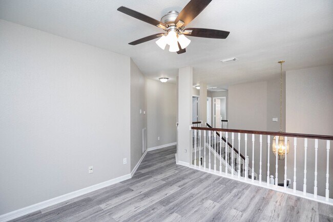 Building Photo - 18135 Somerset Knolls Ct