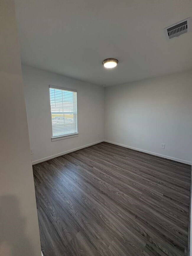 Building Photo - 3231 Langley Bnd Ln