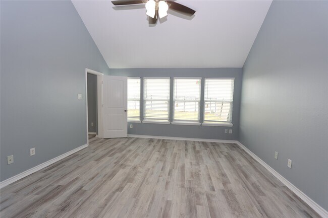 Building Photo - 9218 Mission Arbor Ln