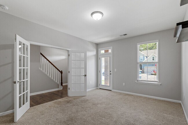 Building Photo - Spacious 4 Bedroom Townhome in Wake Forest!