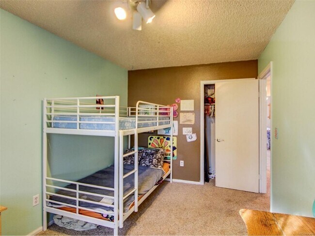 Building Photo - 854 S Rifle Way