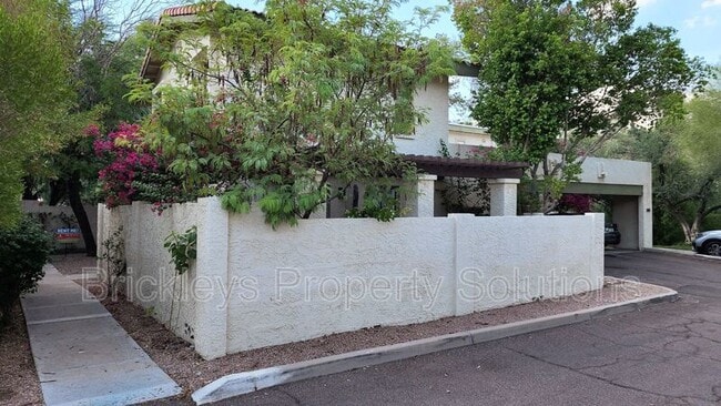 Building Photo - 4820 E Winston Dr