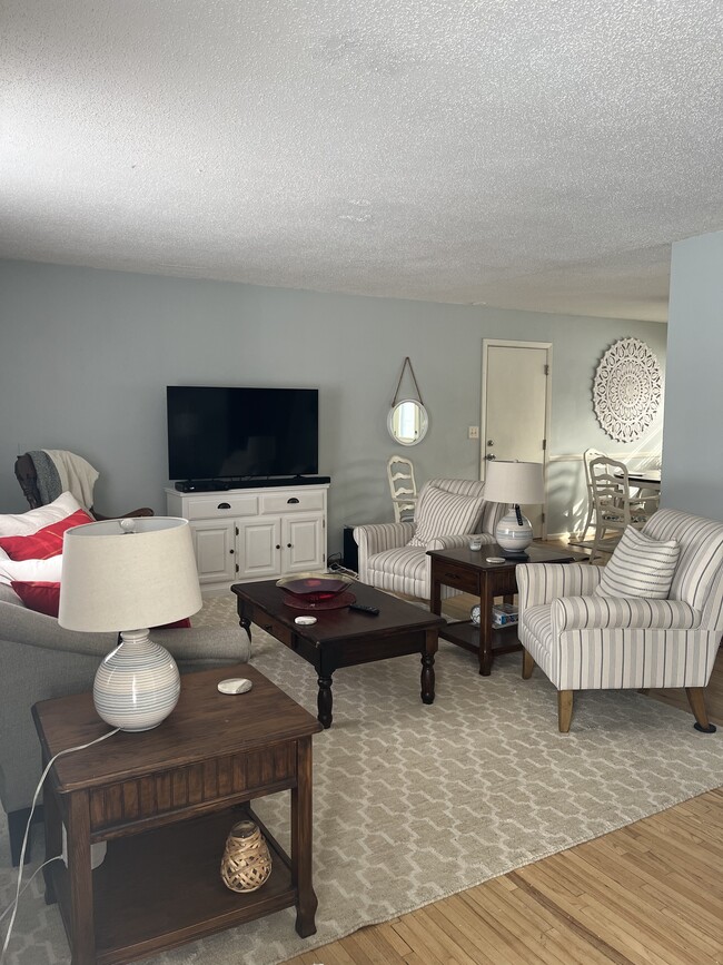 Building Photo - 1918 Porter Ave