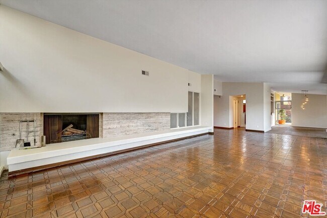 Building Photo - 2755 Carmar Dr