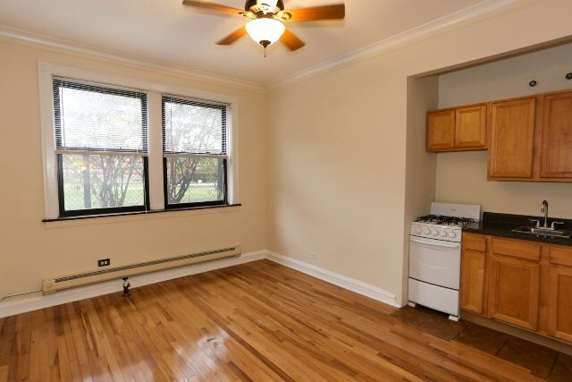 Building Photo - 4349 N Damen Ave