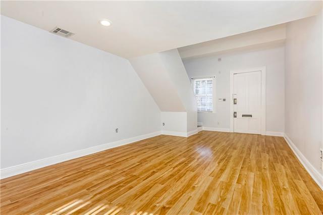 Building Photo - 606 Jena St