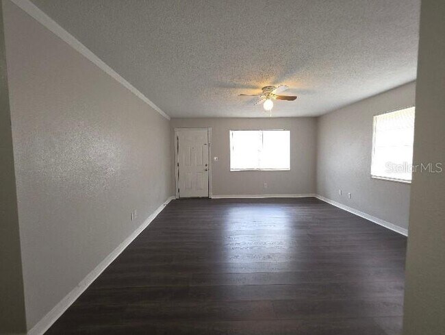 Building Photo - 843 Grove Ave