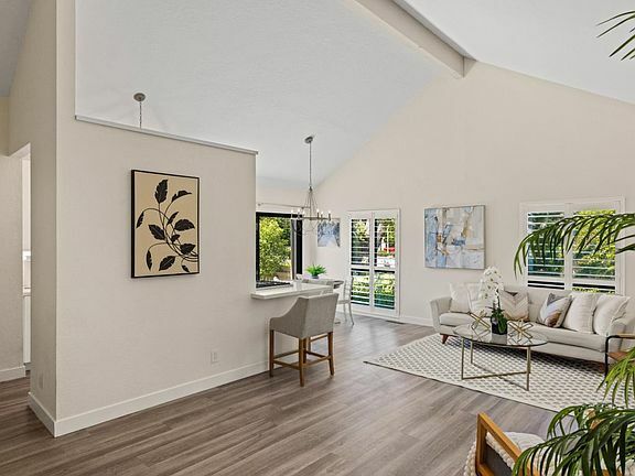 Building Photo - 4000 Rio Rd