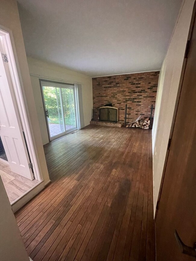 Building Photo - Spacious Four Bedroom Home Available Summer of 2026!