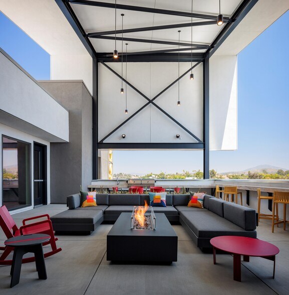 Building Photo - Kelvin