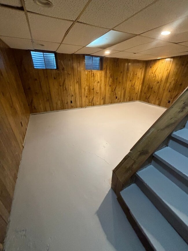 Building Photo - For Rent – 3 Bedroom, 1.5 Bathroom Home in...