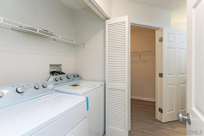 Building Photo - 7455 Charmant Dr