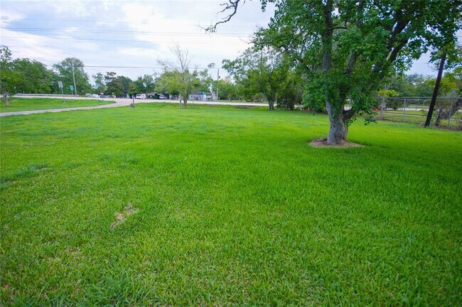 Building Photo - 10922 FM1764