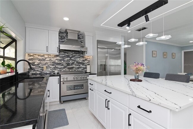 Building Photo - 4202 Deepwater Ln