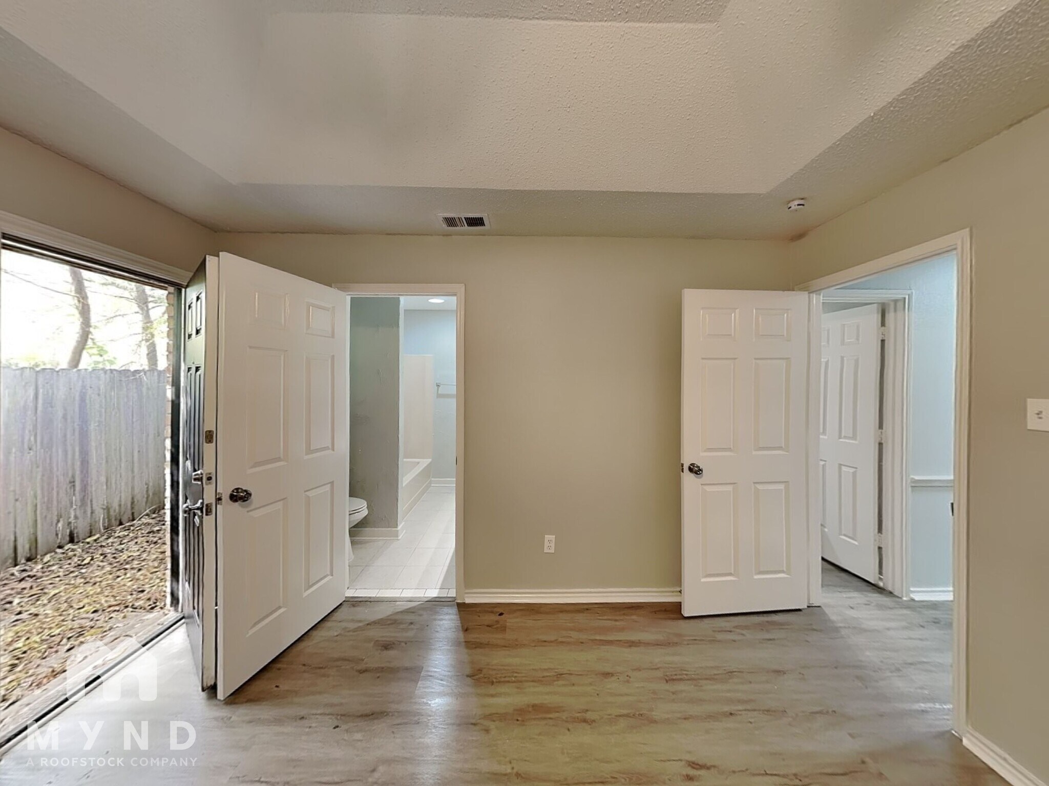 Building Photo - 6518 Oak Forest Ct