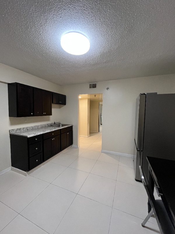 Building Photo - 2715 Cherry Rd