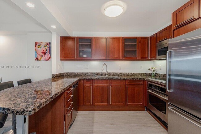 Building Photo - 2301 Collins Ave
