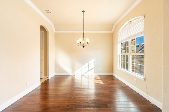 Building Photo - 9101 Waters Ln