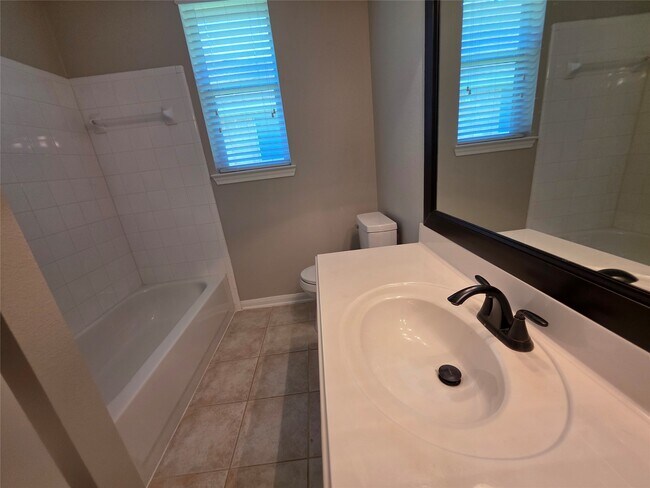 Building Photo - 536 Mannington Ln